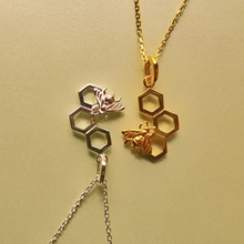 Load image into Gallery viewer, Vurchoo Silver Bumblebee Necklace - Life Before Plastic