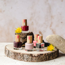 Load image into Gallery viewer, Zao Makeup Nail Polish - Coral - Life Before Plastik
