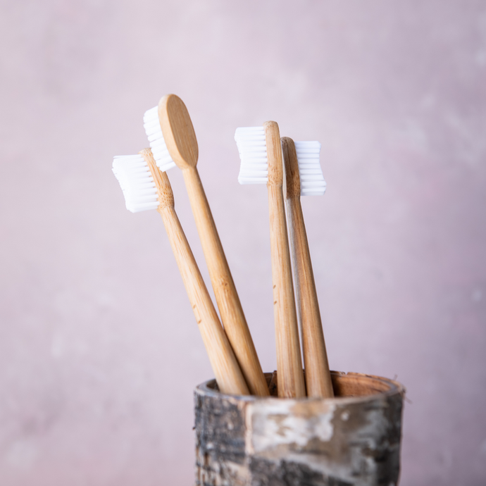 7 Ways to Make Your Bathroom Plastic-Free