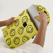 Load image into Gallery viewer, BAGGU Puffy Laptop Sleeve 13/14&quot; - Recycled - Life Before Plastic
